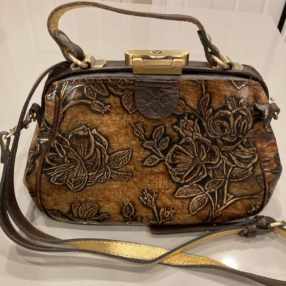Cute  floral Patricia Nash purse